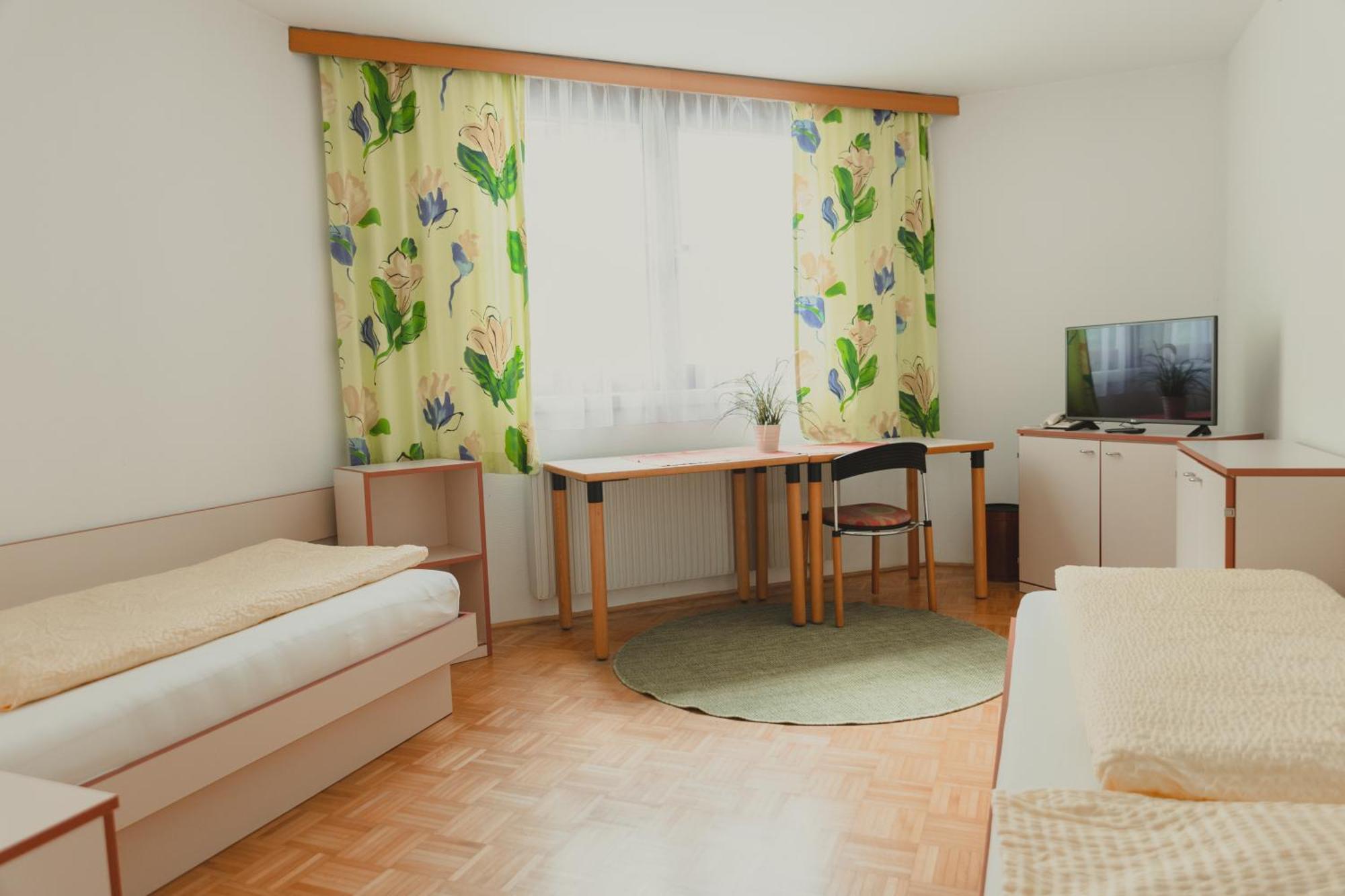 Sommerhotel Karwendel Innsbruck Bagian luar foto